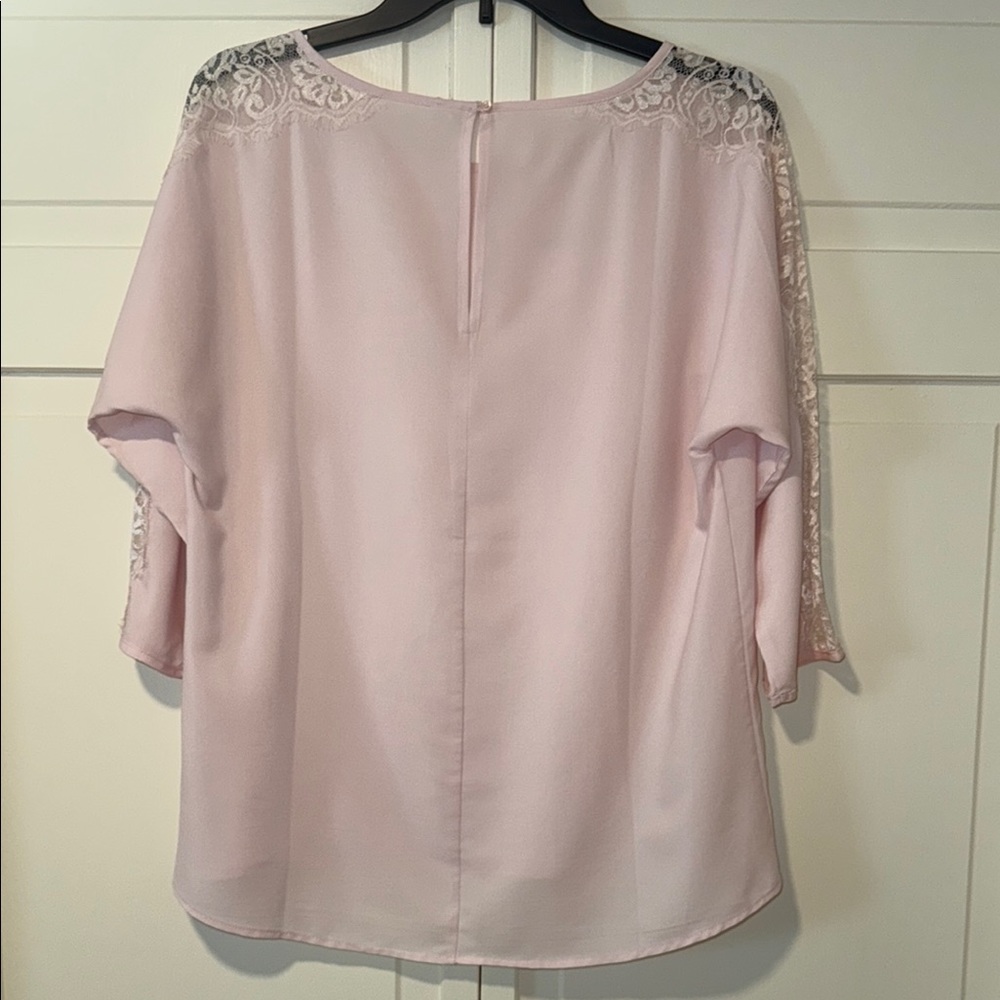 Old Navy Elegant Pink Lace 3/4 Sleeve Women's lightweight Top small - Picture 2 of 5